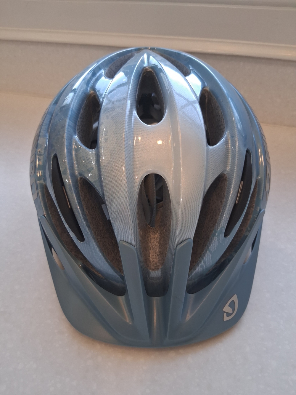 Giro Kids Helmet in Light Blue and Silver
